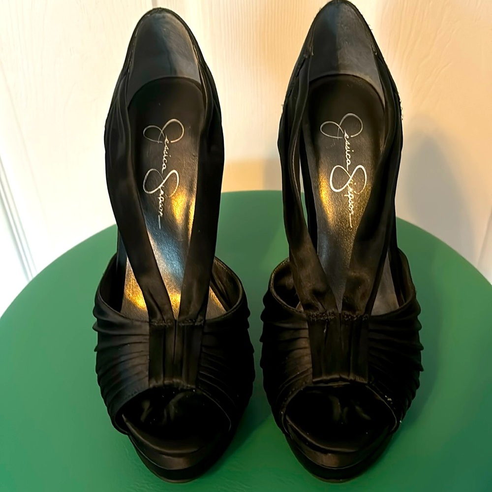 Jessica Simpson Black Satin Pumps